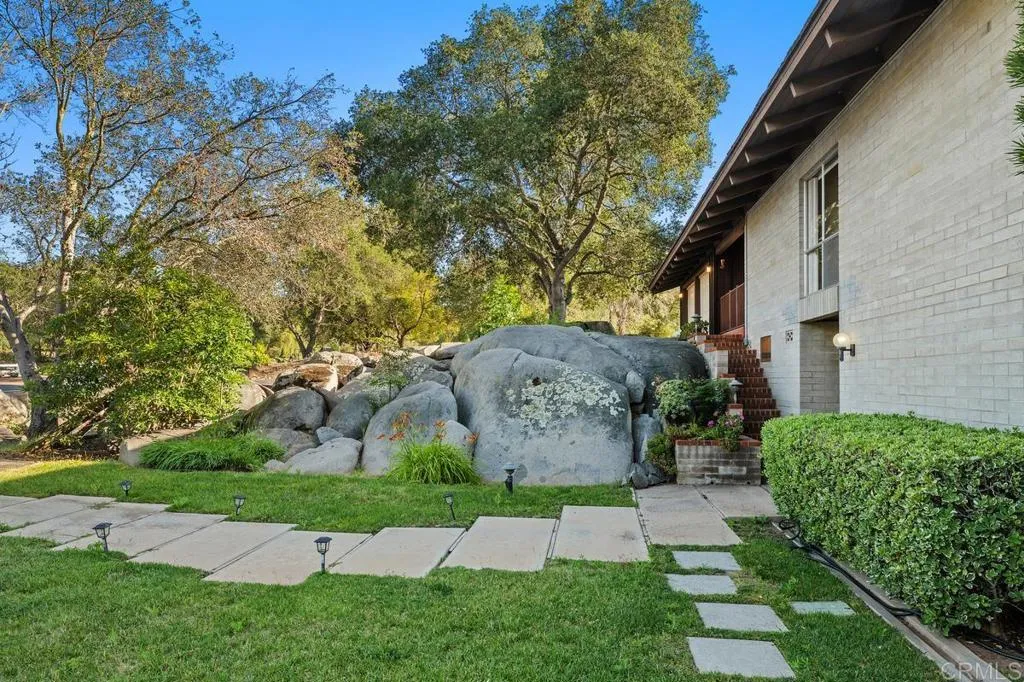https://cdn.realtyfeed.com/cdn/127/306722200/be2d6fbe0d9141dadde141eaa32b7e49.webp