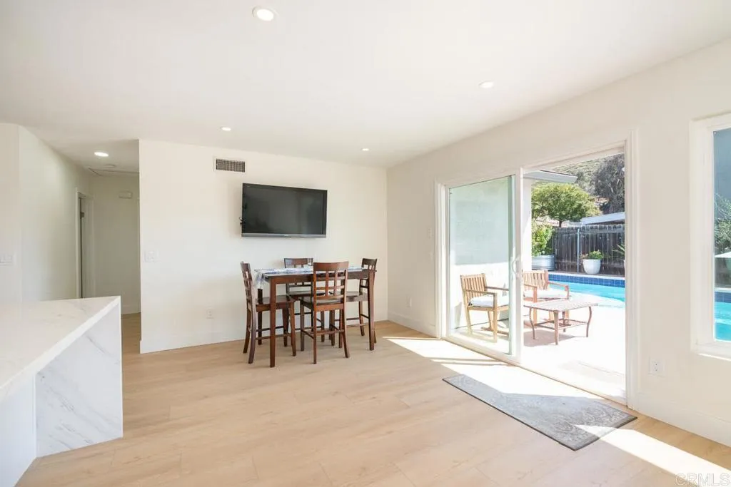 https://cdn.realtyfeed.com/cdn/127/306722245/25229f2710a294b5a16a8a2db811f168.webp
