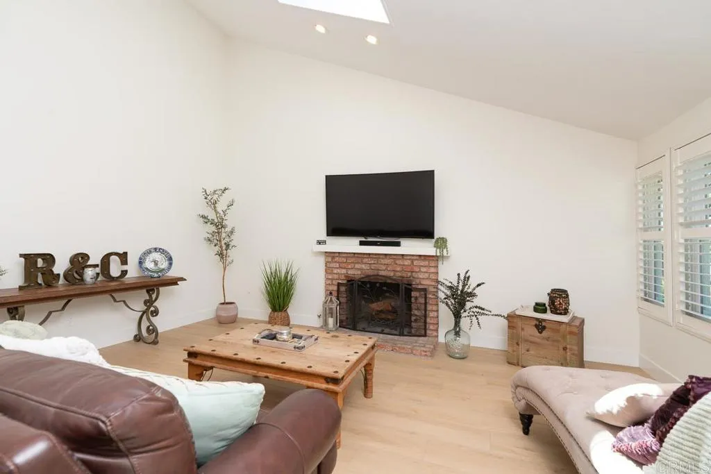https://cdn.realtyfeed.com/cdn/127/306722245/a4a87d977befa12acb20d80ee02d7e94.webp