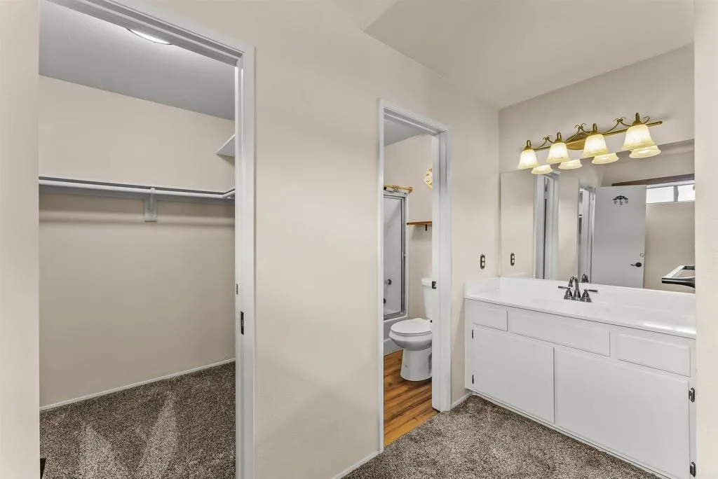 https://cdn.realtyfeed.com/cdn/127/306722254/bba5ef1806f879c1a00e93a07d2f6142.webp
