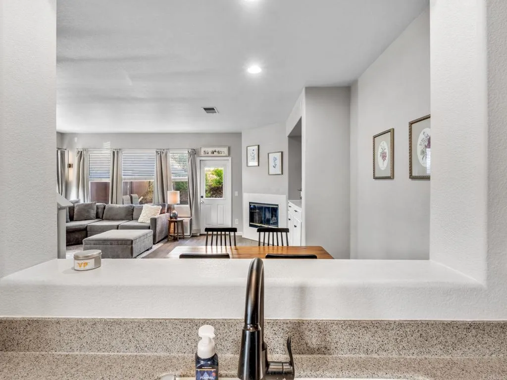 https://cdn.realtyfeed.com/cdn/127/306722264/0a7efb5c8b06c4036ec6a71151bd2ce0.webp