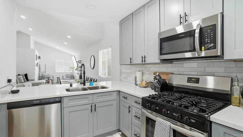 https://cdn.realtyfeed.com/cdn/127/306722331/dc778b0bd5b186426ac53310124bf644.webp