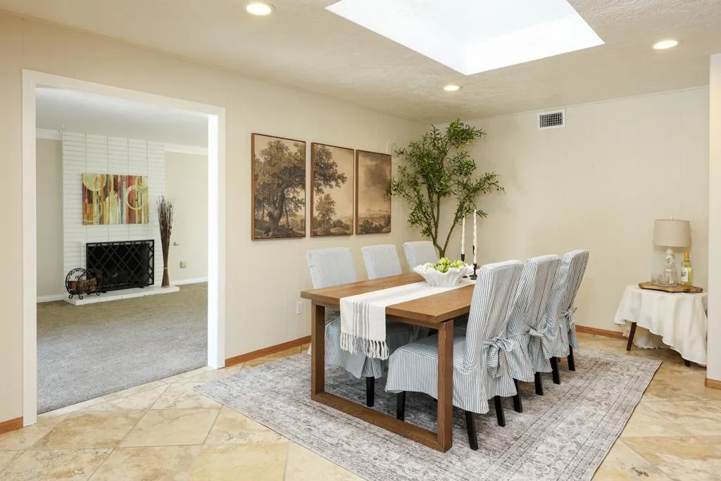 https://cdn.realtyfeed.com/cdn/127/306722352/23508a752cf2688d780cf3b26191ccd4.webp