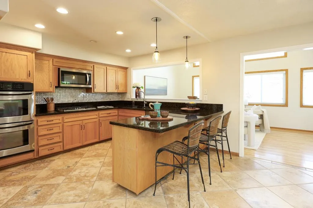 https://cdn.realtyfeed.com/cdn/127/306722352/2c3554c1ba19954e9e0d7babeb4b26da.webp