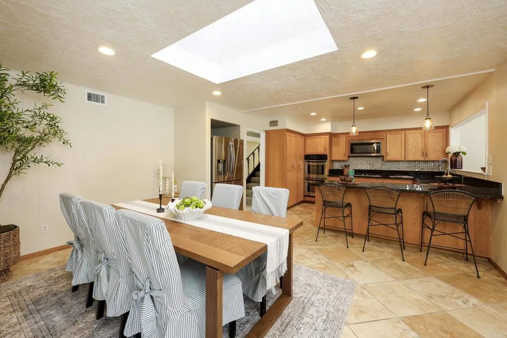 https://cdn.realtyfeed.com/cdn/127/306722352/3ca9ab85c87e059030bb02502d42418b.webp