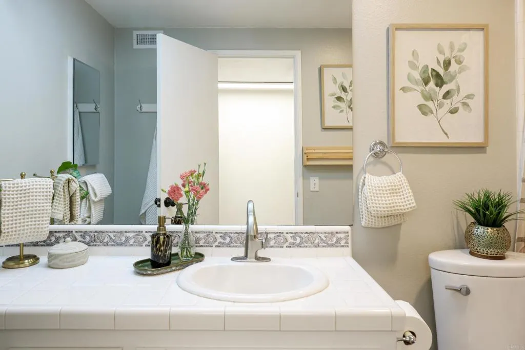 https://cdn.realtyfeed.com/cdn/127/306722352/46a901376a5791bee3aa54622f939400.webp