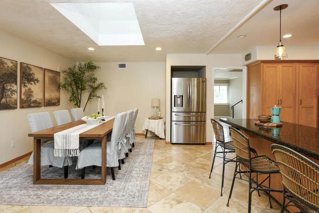 https://cdn.realtyfeed.com/cdn/127/306722352/6d90dba49642d8e2c91b4062de5b4086.webp