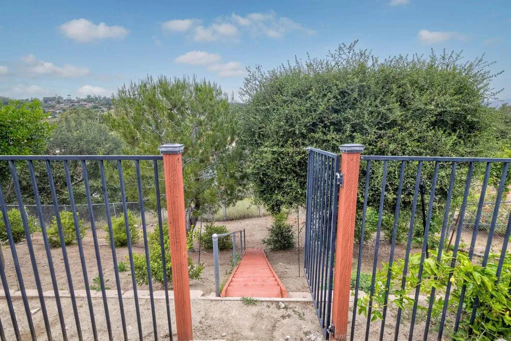 https://cdn.realtyfeed.com/cdn/127/306722382/26357250735851086d5705945e76a238.webp
