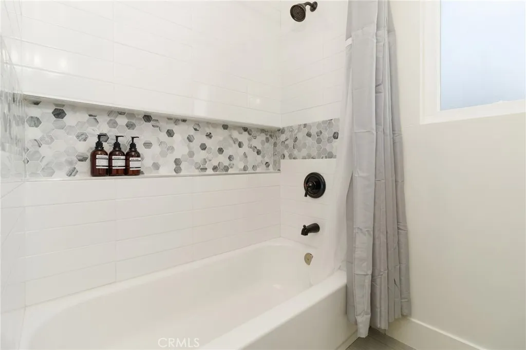https://cdn.realtyfeed.com/cdn/127/306722429/96246c5ca1117045a92939a81ec9fde7.webp