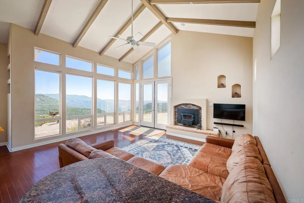https://cdn.realtyfeed.com/cdn/127/306722472/5670c388478daeee8f391e4438981a25.webp