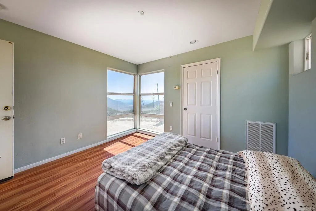 https://cdn.realtyfeed.com/cdn/127/306722472/9f8c16265c8332edb41e0b8549953eea.webp