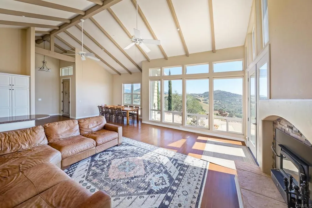 https://cdn.realtyfeed.com/cdn/127/306722472/bcd8ef9a0af68dbb8fc107c2ac9142cc.webp