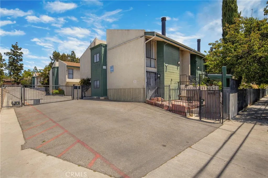 11107 Arminta St Unit 22, Sun Valley, CA 91352 - Photo 5 of 36, Sun Valley, CA