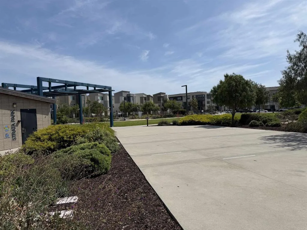https://cdn.realtyfeed.com/cdn/127/306722486/32e7b9483e0c401f618c2dd0a565a9a9.webp