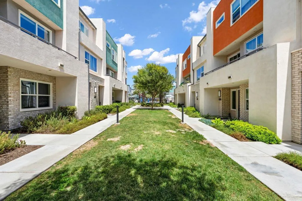 https://cdn.realtyfeed.com/cdn/127/306722486/3e318a00ef9e8f327e5c4c46ea785d63.webp