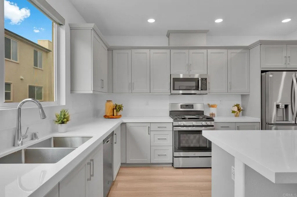 https://cdn.realtyfeed.com/cdn/127/306722486/8754c1e9a0bb48e3abf65d5eb6acc5d0.webp