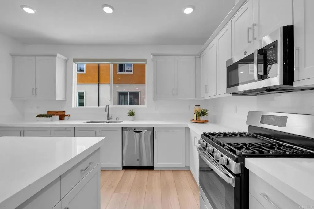 https://cdn.realtyfeed.com/cdn/127/306722486/96d91114888be0c5915187c75f58e355.webp