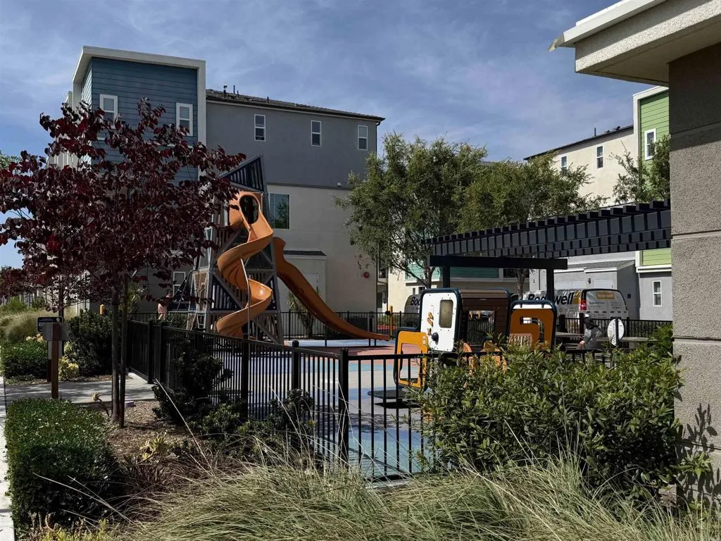 https://cdn.realtyfeed.com/cdn/127/306722486/ac42330aa9d0febb122cc55a974f4c73.webp