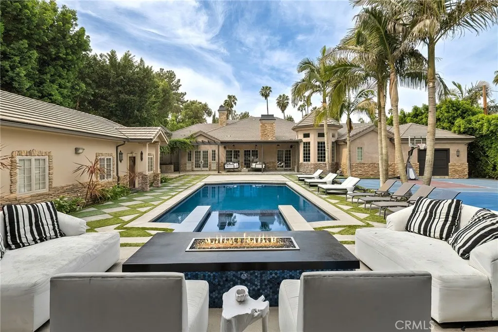 Encino, CA 91436