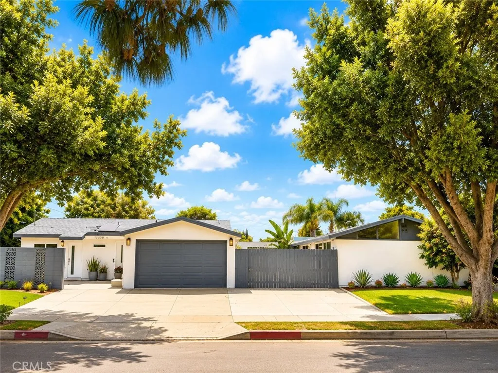 Fullerton, CA 92831