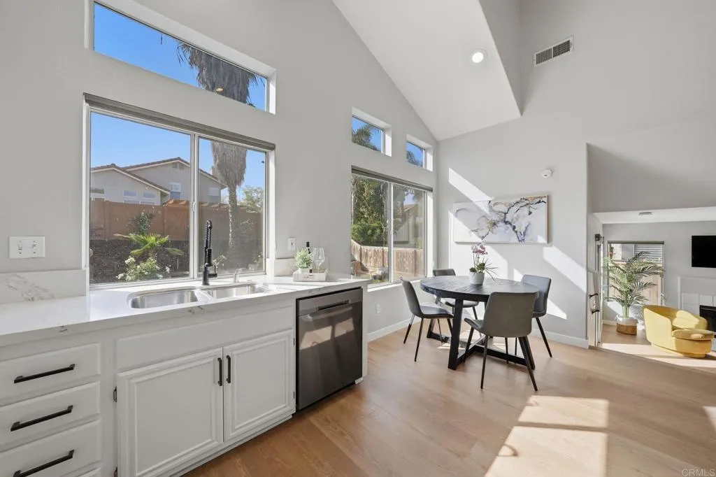 https://cdn.realtyfeed.com/cdn/127/306722548/37ad1d42e6c9ebd5ee9aa449271af5b0.webp