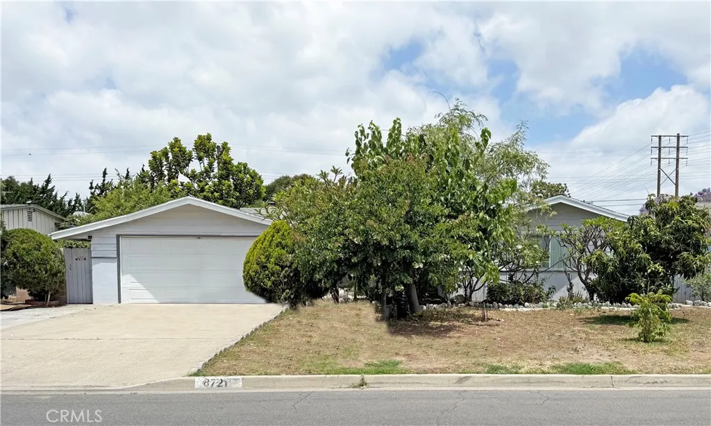 8721 La Grand Avenue
