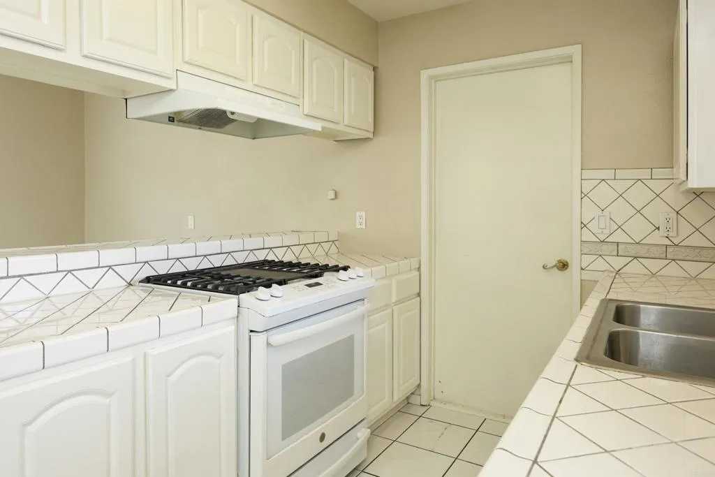 https://cdn.realtyfeed.com/cdn/127/306722593/235e8beff37f69f90796acf67eb74b06.webp