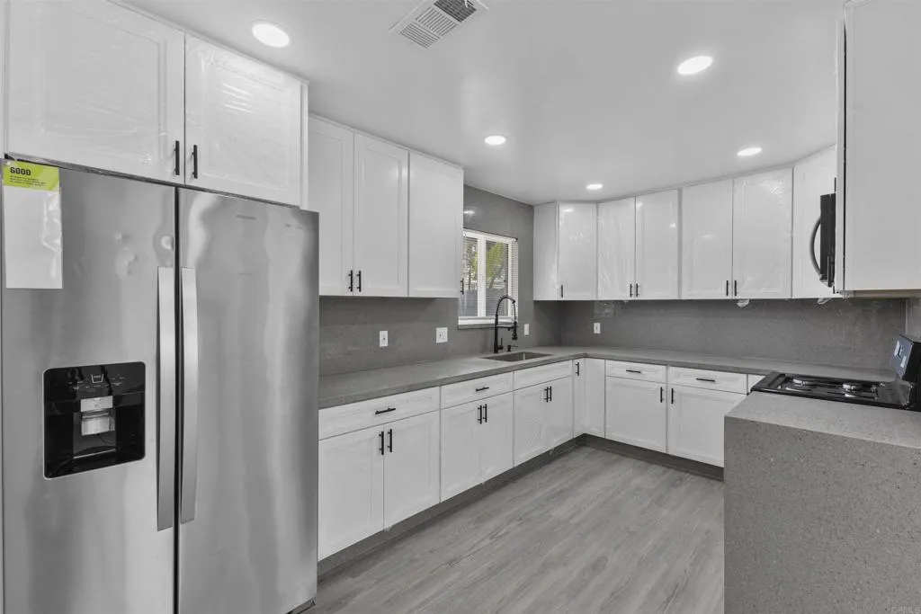 https://cdn.realtyfeed.com/cdn/127/306722653/57e4cf62710e6095e974838320a238b7.webp