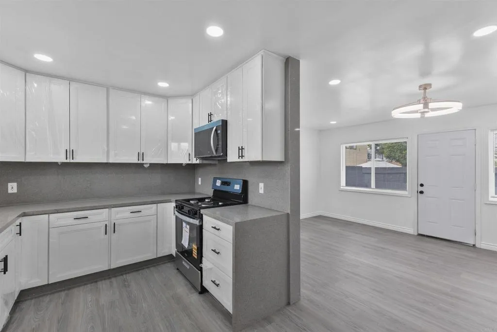 https://cdn.realtyfeed.com/cdn/127/306722653/b3d7e5211e22ac419bf4978b65a64e17.webp
