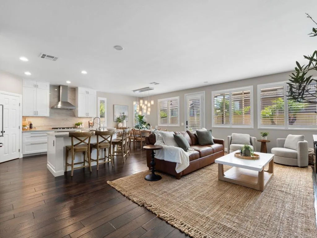 https://cdn.realtyfeed.com/cdn/127/306722656/016c6384569273a1ee19c4fb7838b90e.webp
