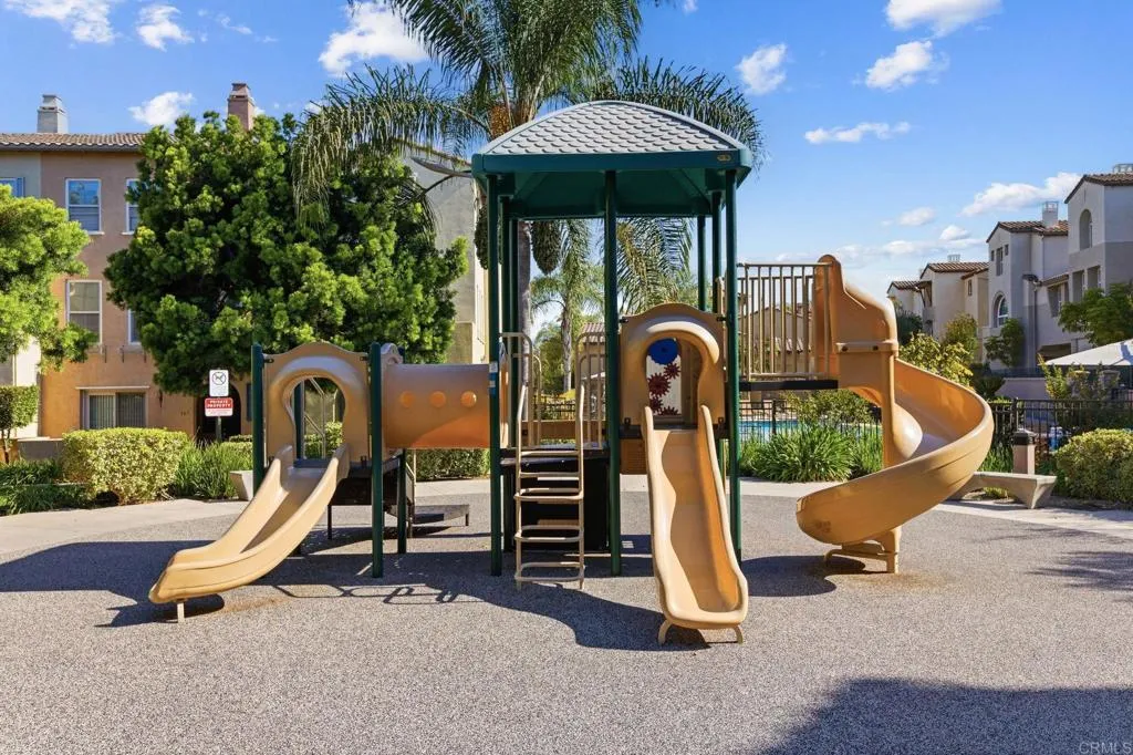 https://cdn.realtyfeed.com/cdn/127/306722727/cd8e85191f3b9af5c8b5a046c59e08cb.webp