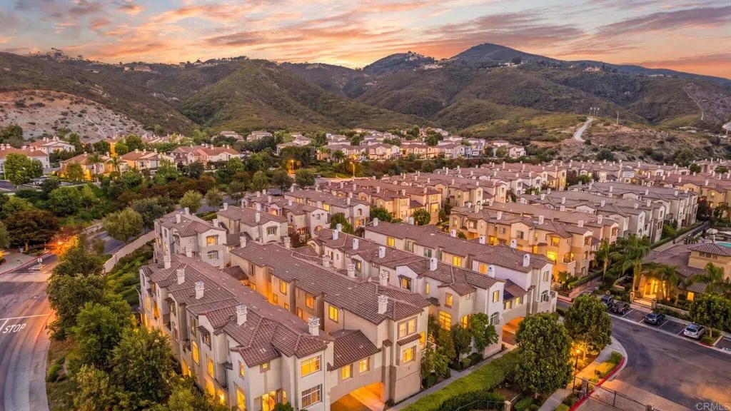 https://cdn.realtyfeed.com/cdn/127/306722727/d7229f9c8b6b55b2799e02580f46df82.webp