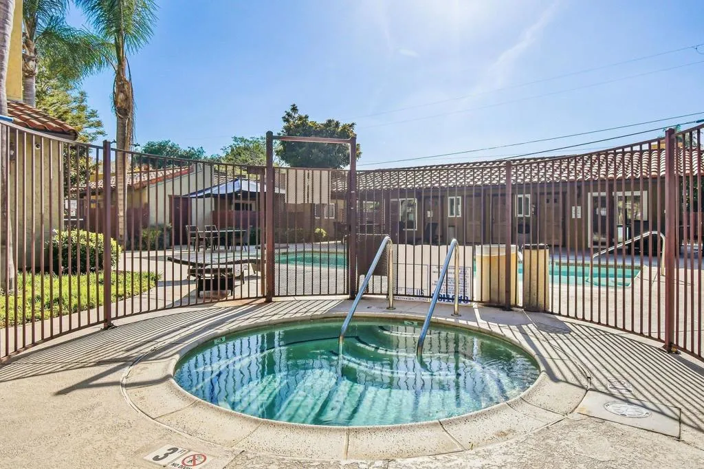 https://cdn.realtyfeed.com/cdn/127/306722735/96f9cb8fdde27837701eac272007816d.webp