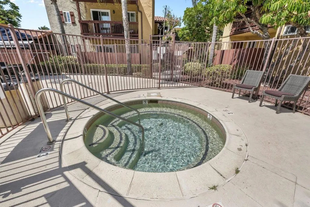 https://cdn.realtyfeed.com/cdn/127/306722735/f01d8995824d2a6cc30ef8c64214fc97.webp