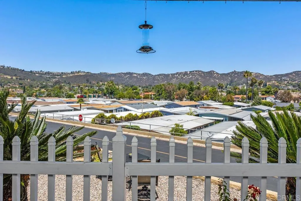https://cdn.realtyfeed.com/cdn/127/306722759/18f3846152a5b65a4966b903a63caa2c.webp