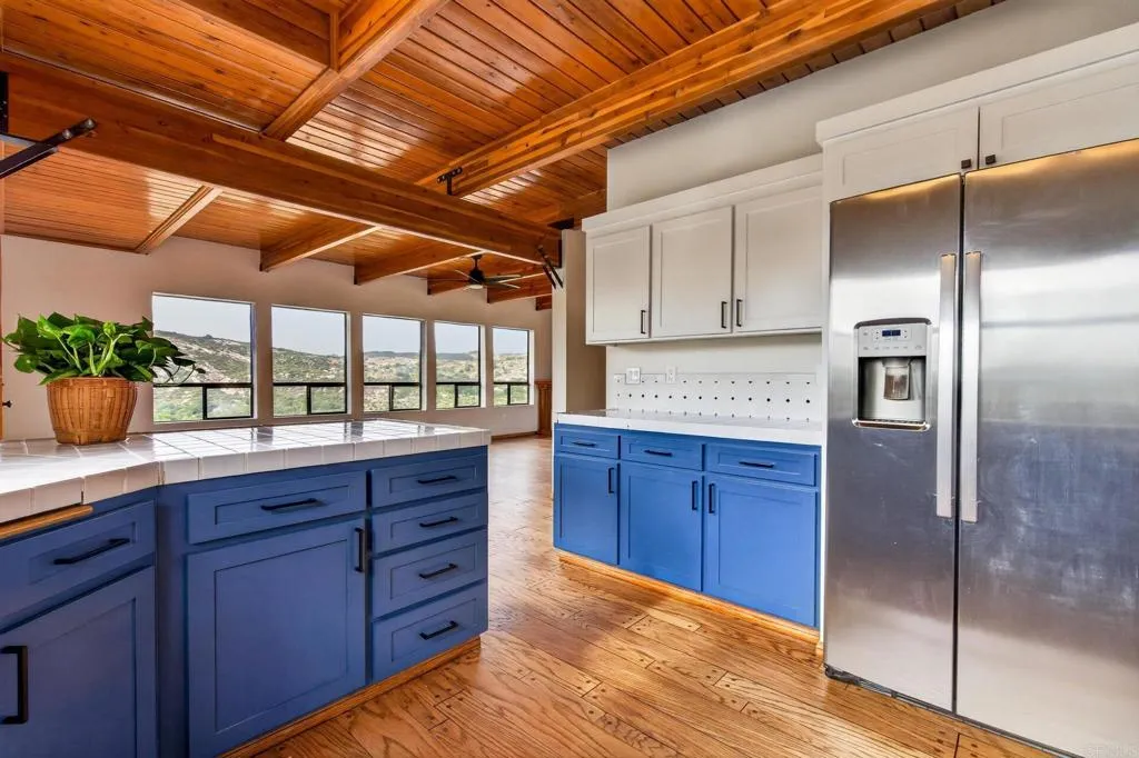 https://cdn.realtyfeed.com/cdn/127/306722791/b56b776f803a54088d58018c2c94e2d5.webp
