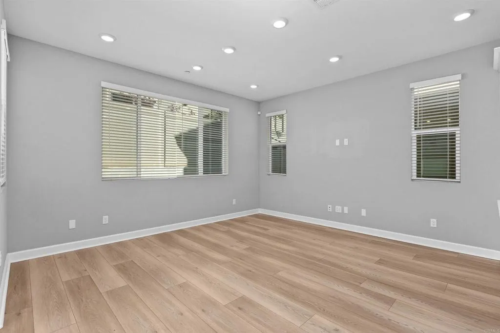 https://cdn.realtyfeed.com/cdn/127/306722826/30243237ad343228638ca6a82d859cd9.webp