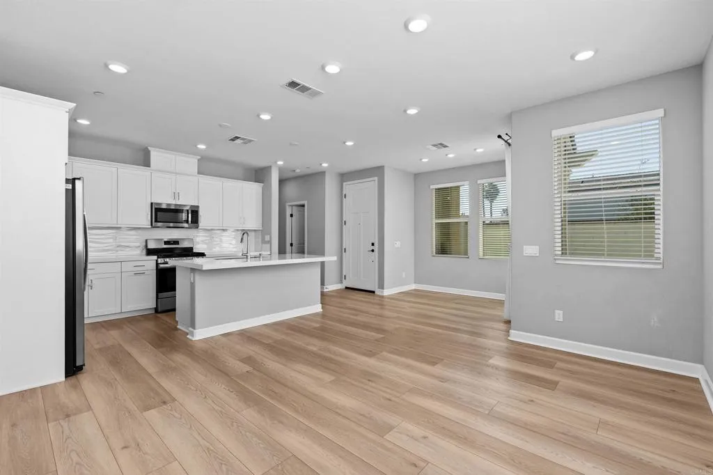 https://cdn.realtyfeed.com/cdn/127/306722826/af0bdc41cf49baf24823abe6b374fec6.webp