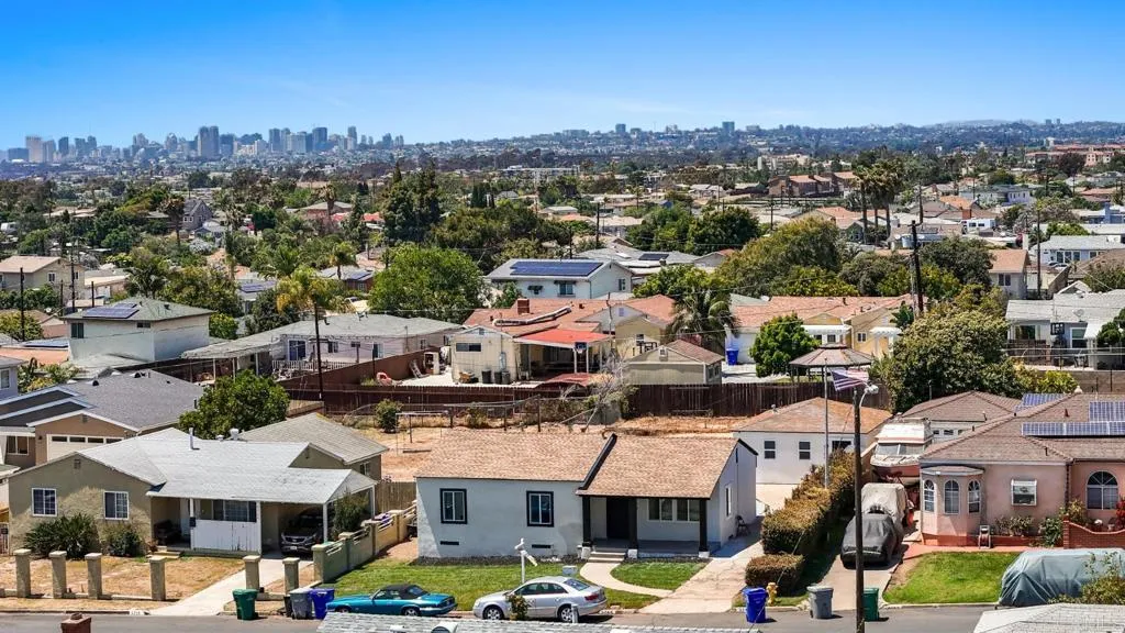 https://cdn.realtyfeed.com/cdn/127/306722833/2db3af1463296399810e4cc7e42304d1.webp