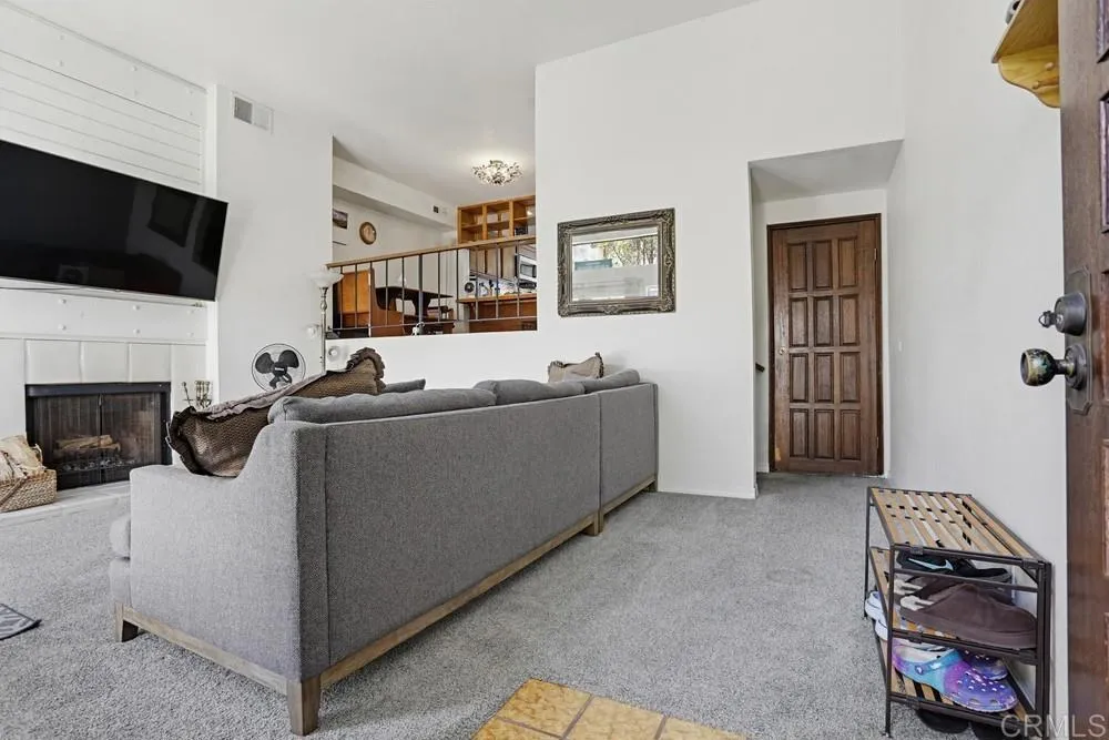 https://cdn.realtyfeed.com/cdn/127/306722867/85c3ef6de50e0d717b267a44a73f59a8.webp