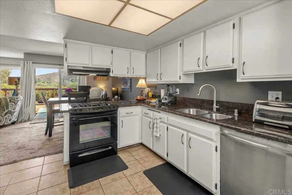 https://cdn.realtyfeed.com/cdn/127/306722878/5d68358c4786a7ed84619b116511163f.webp