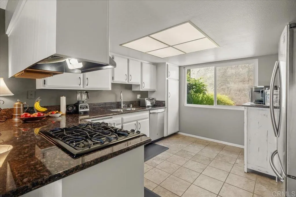 https://cdn.realtyfeed.com/cdn/127/306722878/bf003c1572a77a13435761ab30c116db.webp