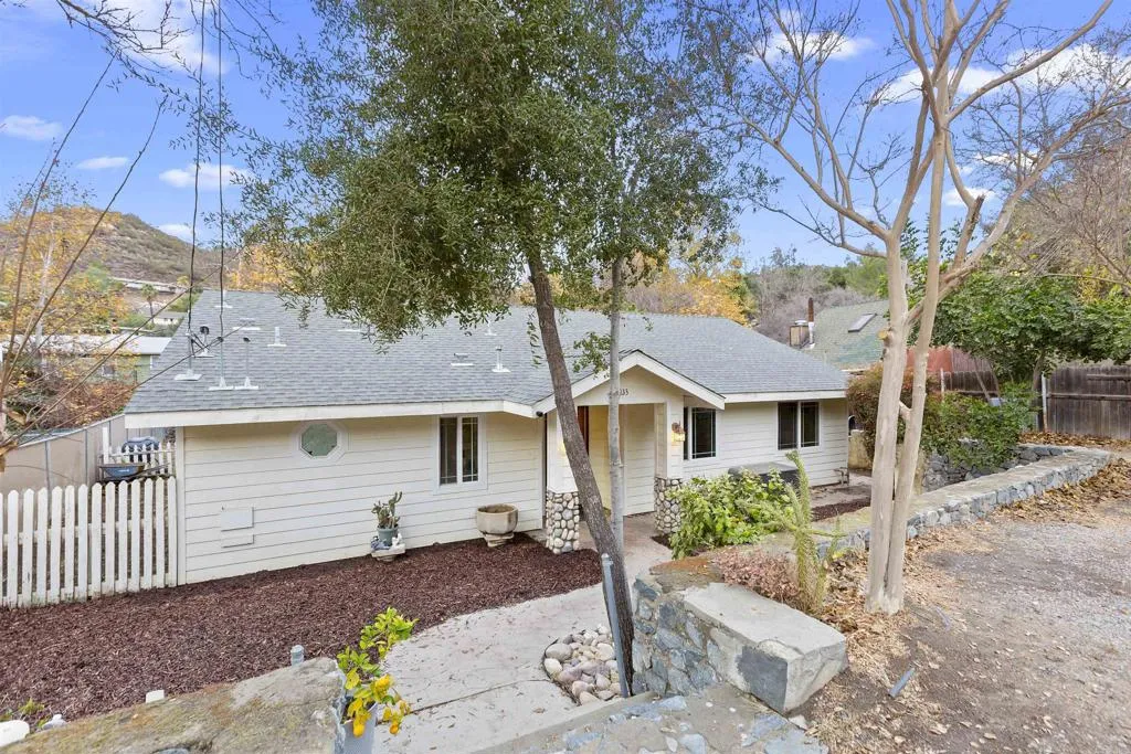 https://cdn.realtyfeed.com/cdn/127/306722890/511c344c61a045d0b0234fbc3171953f.webp