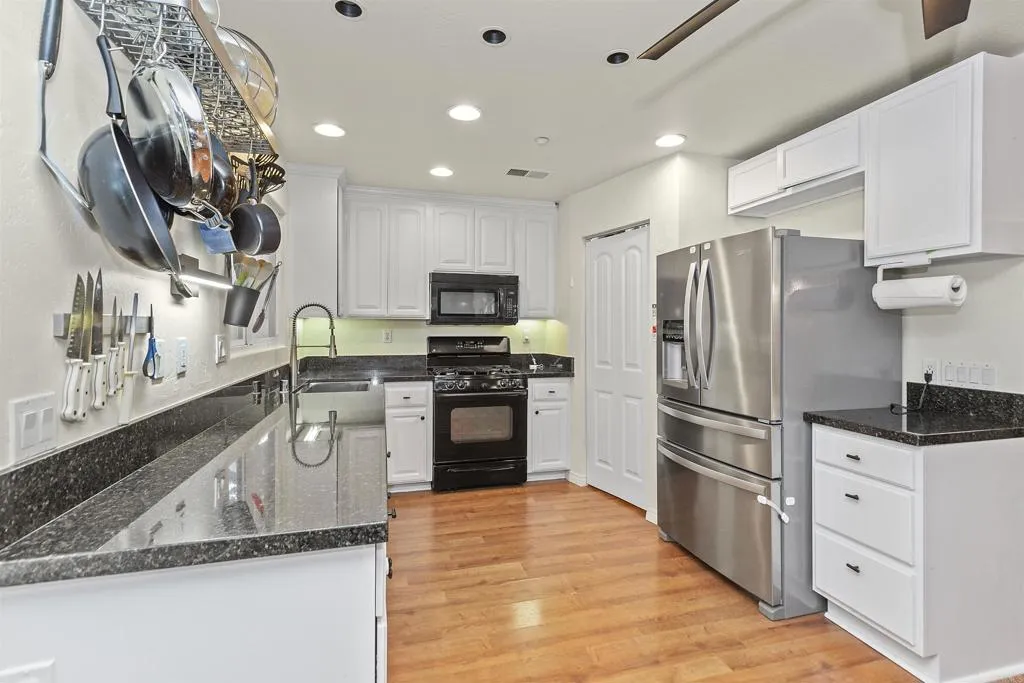 https://cdn.realtyfeed.com/cdn/127/306722890/83b341b918137200bab9641daf9c91d8.webp