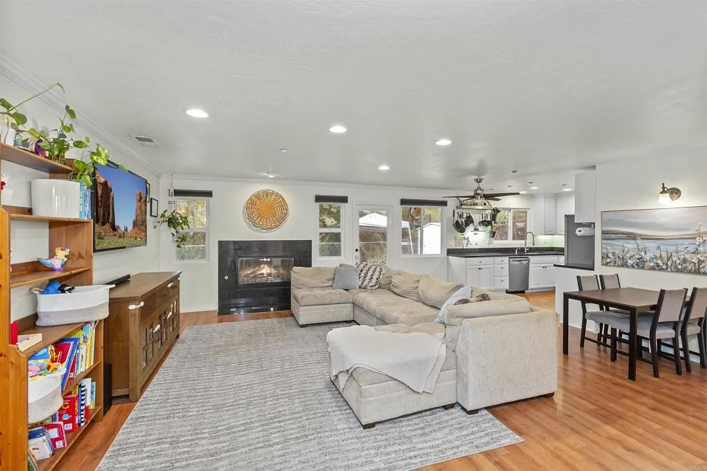 https://cdn.realtyfeed.com/cdn/127/306722890/a0aeeeda241db7b295730fc10955756c.webp