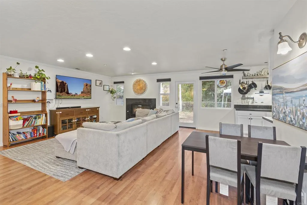 https://cdn.realtyfeed.com/cdn/127/306722890/a517bcdc6c81d046821bbd55a7b3a354.webp