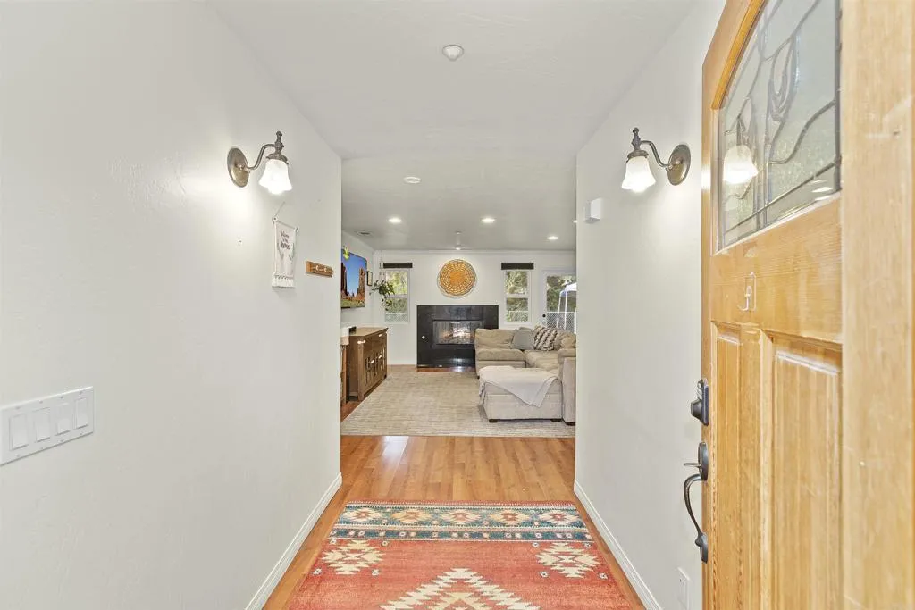https://cdn.realtyfeed.com/cdn/127/306722890/ed285eb35ae50bdedb24104520f4c74a.webp