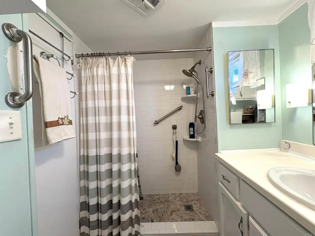 https://cdn.realtyfeed.com/cdn/127/306722915/06e79dfd822bb90feb87df013eebc761.webp
