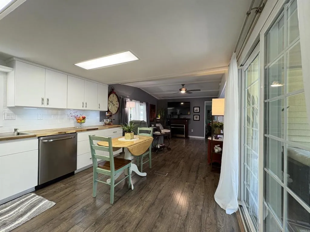 https://cdn.realtyfeed.com/cdn/127/306722915/0e273fa0bb388187eadbe222650a7499.webp