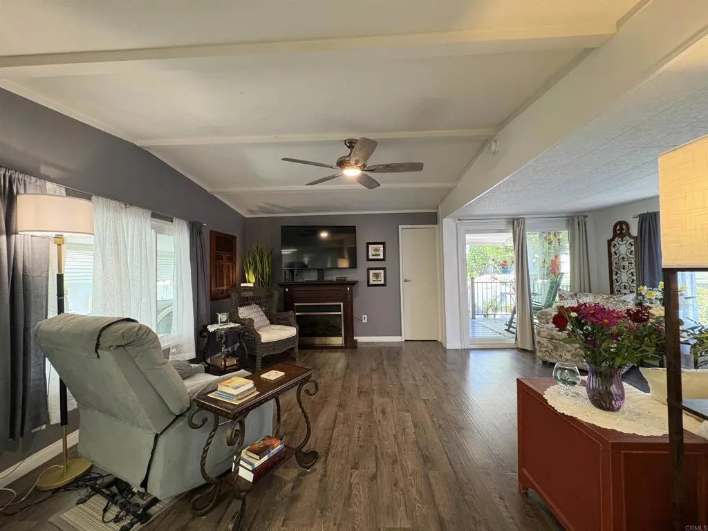 https://cdn.realtyfeed.com/cdn/127/306722915/2ca4ffe3b101d15b0323e3d5748896ed.webp